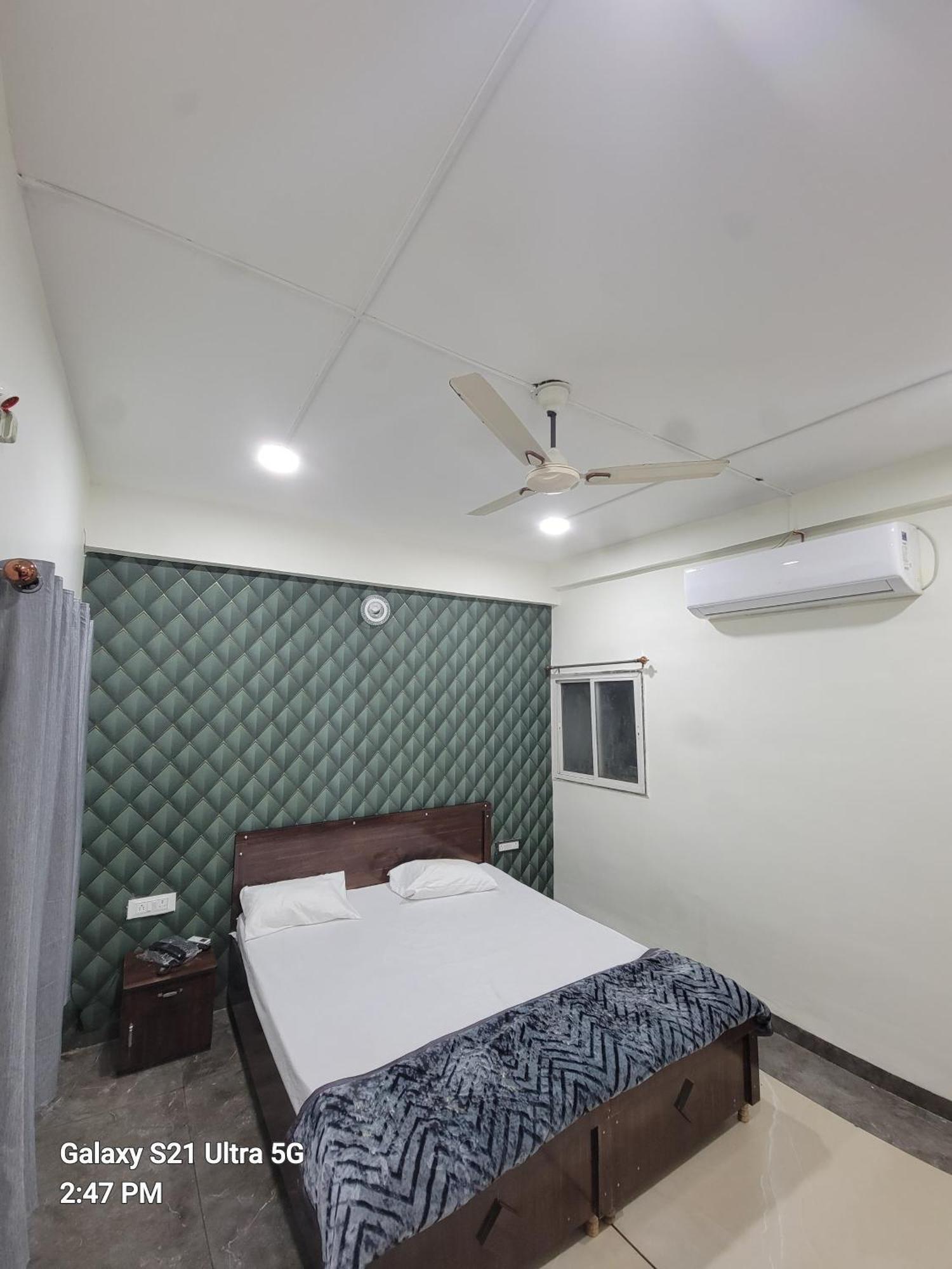 Bombay Darbar Hotel Simrol Exterior photo